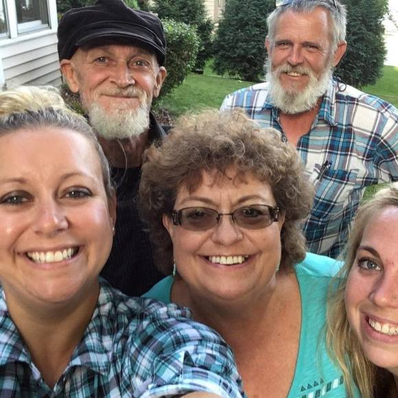 Meet your Posher, Bev - Picture 1 of 1